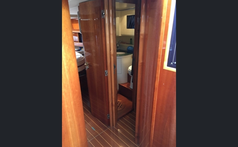 Cayman 38 WA Walkaround-kuva-9